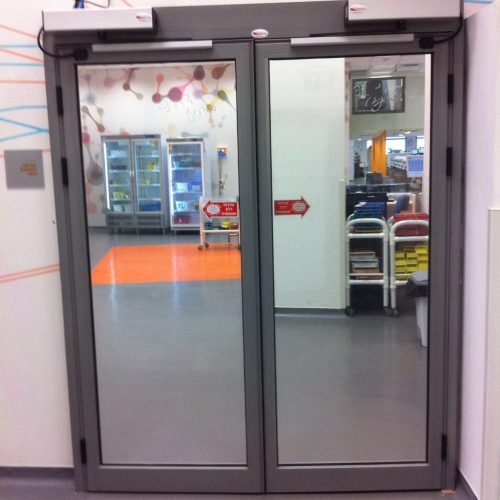 דלת ציר אוטומטית (3)