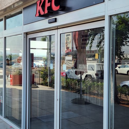 דלתות הזזה KFC